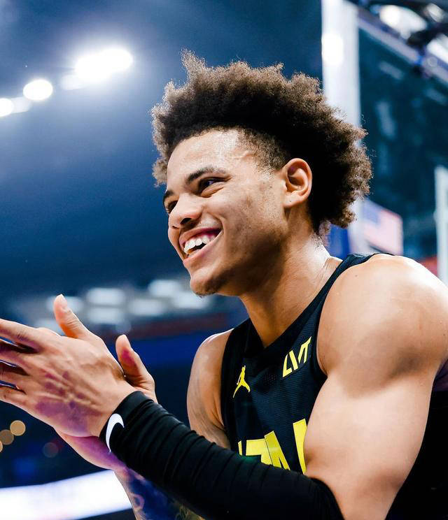 包含国际比赛日犹他爵士备战亚冠，迎来里程碑细节曝光，媒体盛赞，身体对抗强度拉满的词条-开云