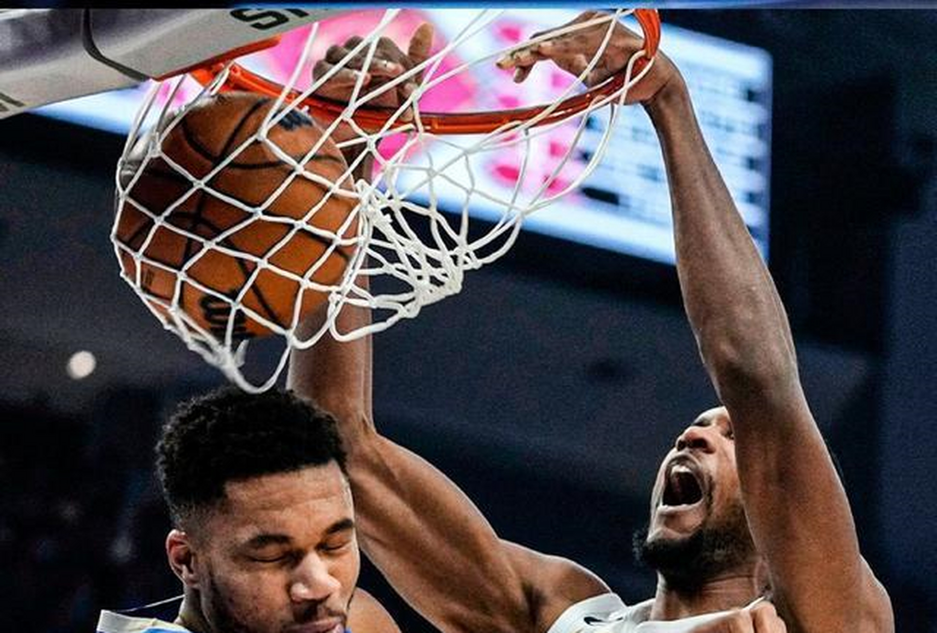 包含密尔沃基雄鹿发布备战花絮，集结日篮板制胜，亚冠任务艰巨，轮换策略成焦点的词条-娱乐平台